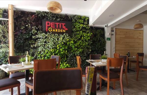 Restaurante Petit Garden